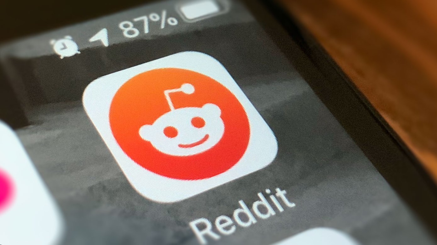 Reddit lets users share posts to Snapchat october social media news