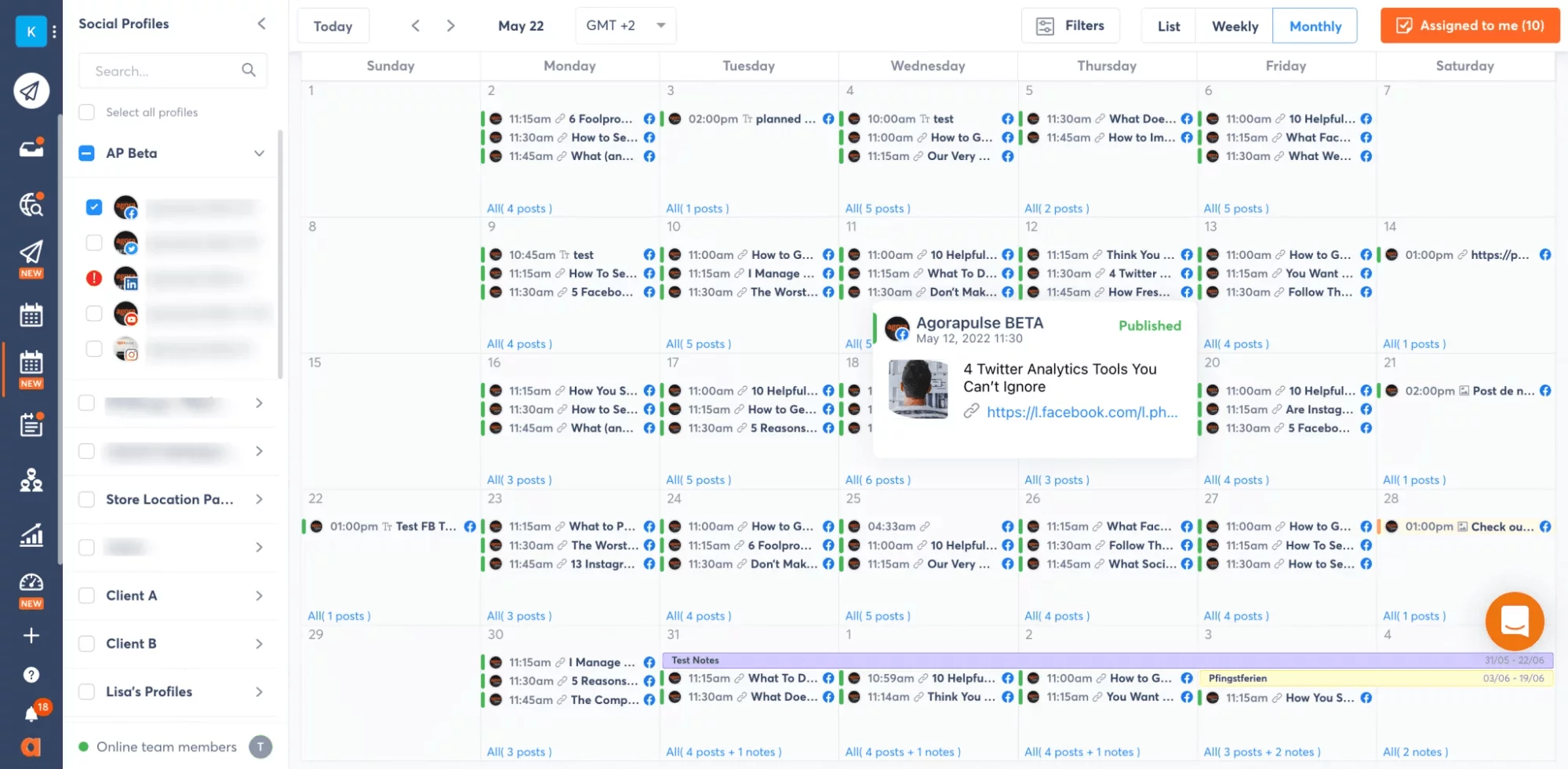 Social-Media-Kalender mit geplanten Beiträgen im Haupt-Dashboard der Agorapulse-App