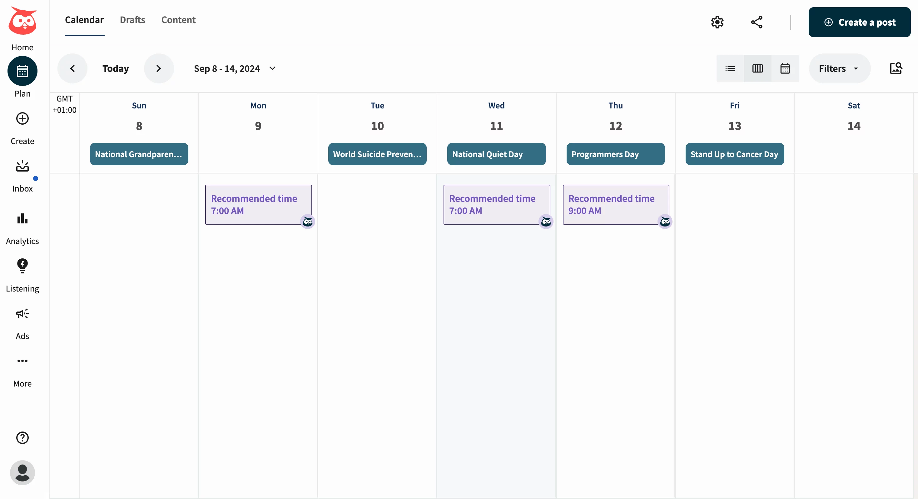 Social media content calendar in Hootsuite showing recommended posting times and notable dates, such as National Grandparents Day and Stand Up to Cancer Day.