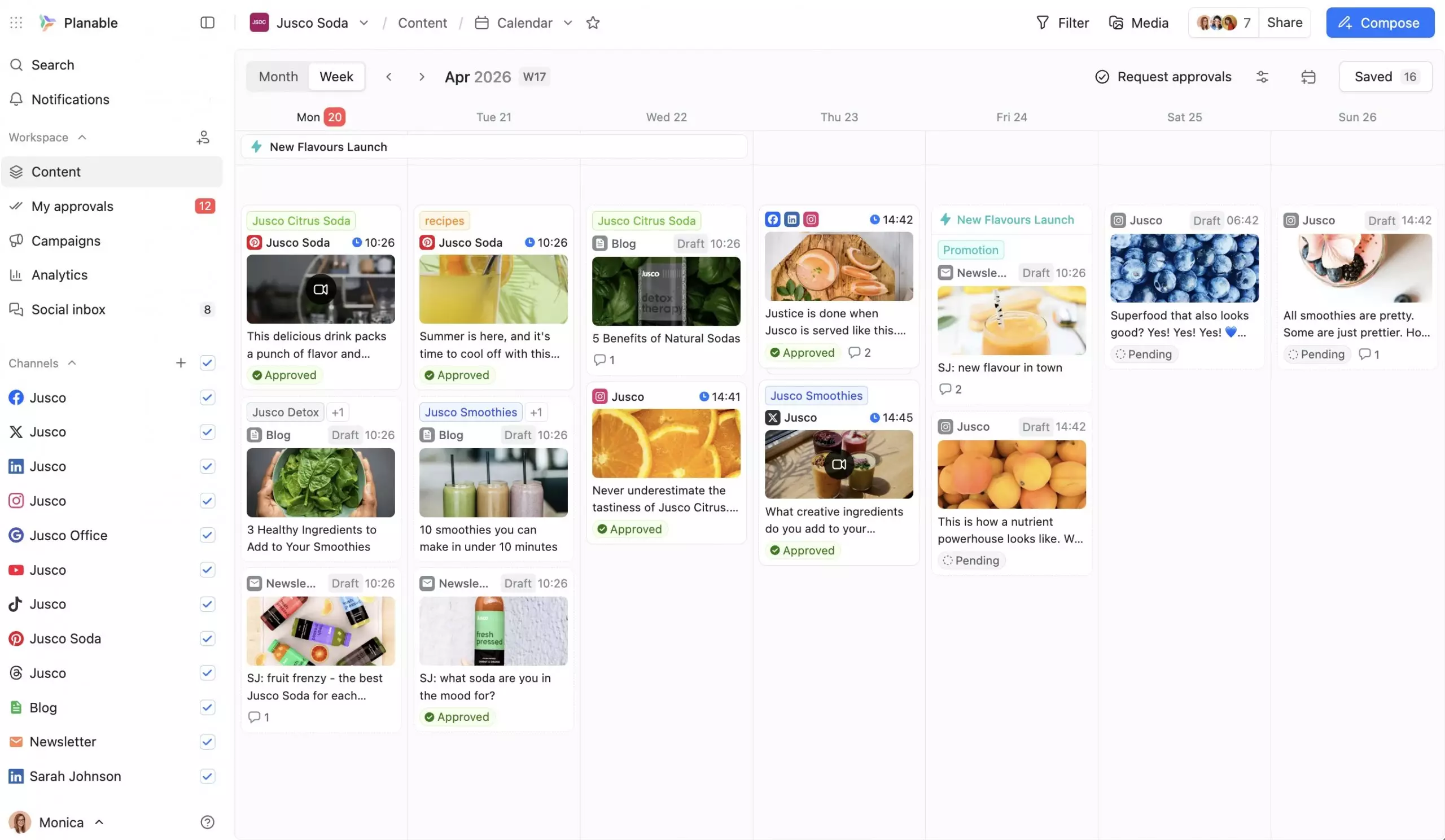 Planable's social media content calendar with scheduled posts, approvals and weekly view